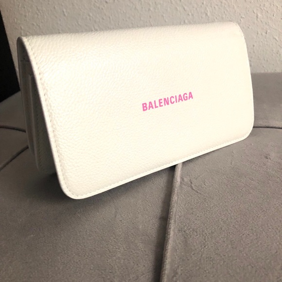 Balenciaga Pink & White💗 HOST PICK💗 - Picture 3 of 8